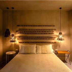 6 bedroom villa with pool and sea views near Noto, Sicily, sleeps 12